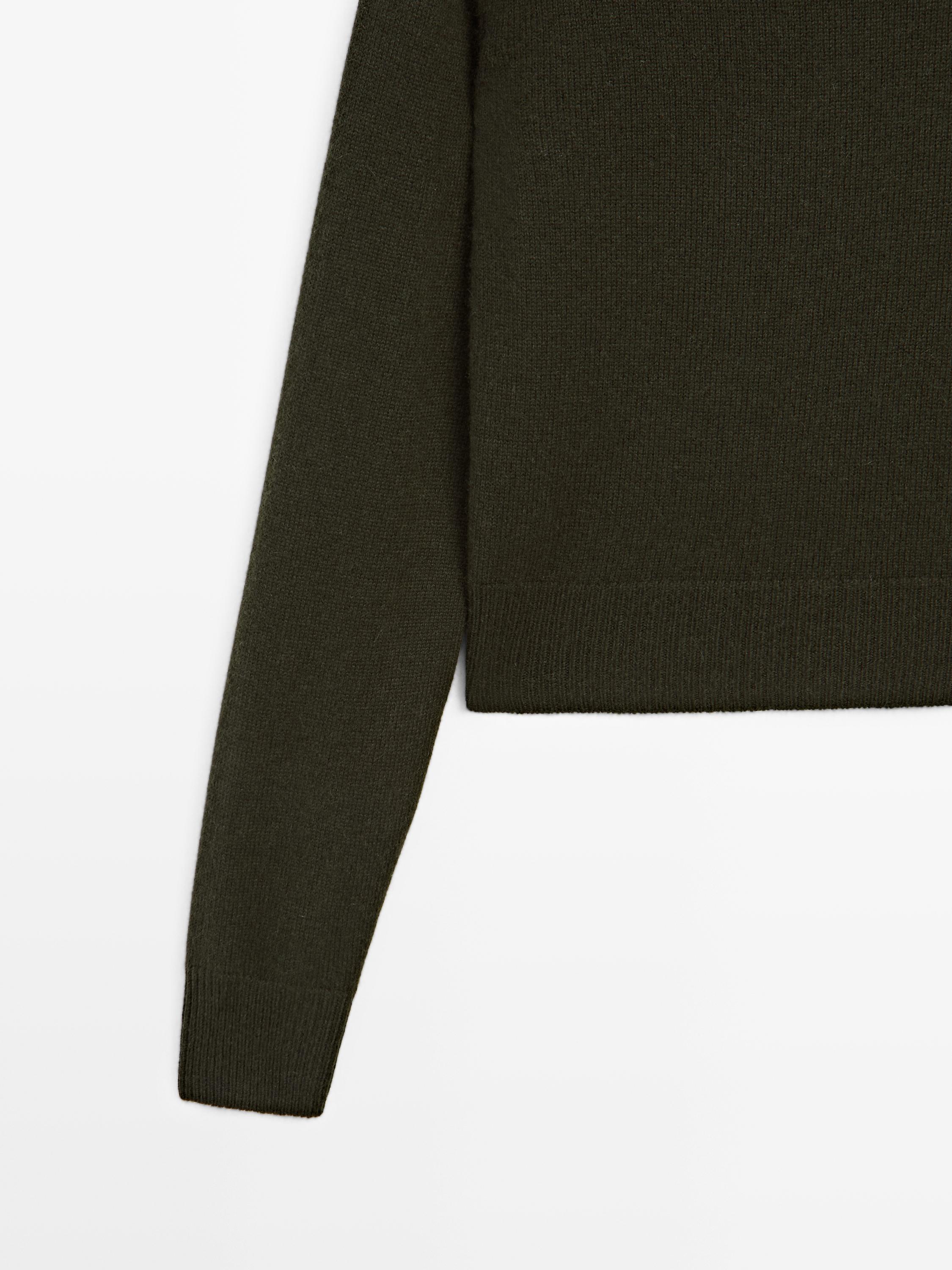 100% cashmere short knit sweater